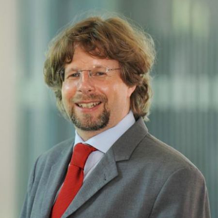 "Prof. Dr. Jens Siebert"