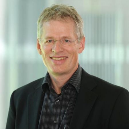 "Prof. Dr. Frank Staab"